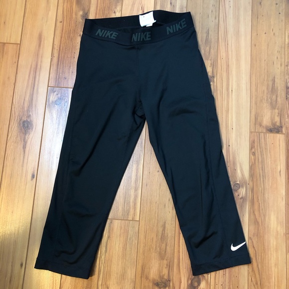 Nike Pants - Nike crop leggings size M